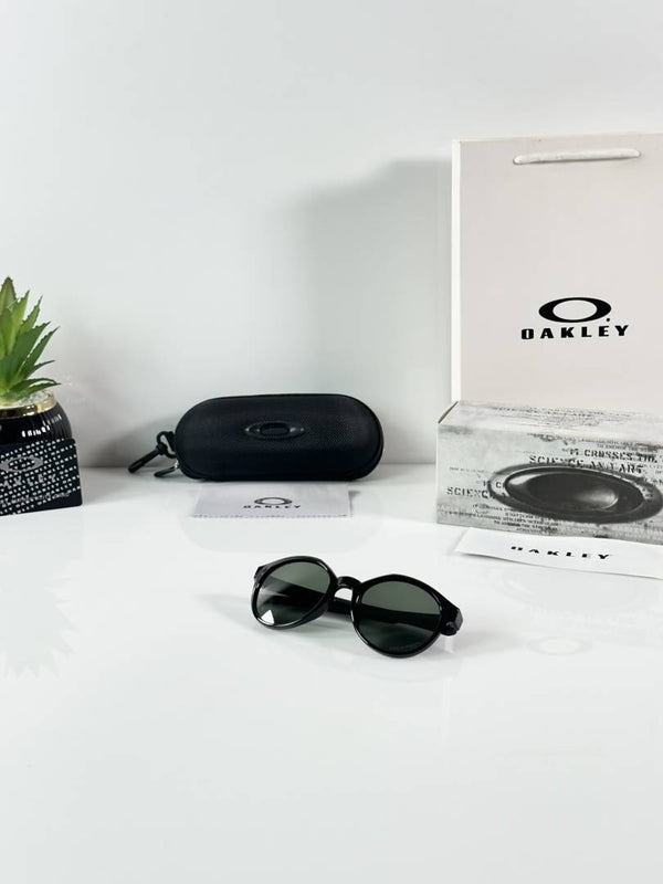 Oakley_3305_Black_Green