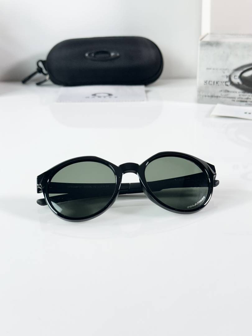 Oakley_3305_Black_Green