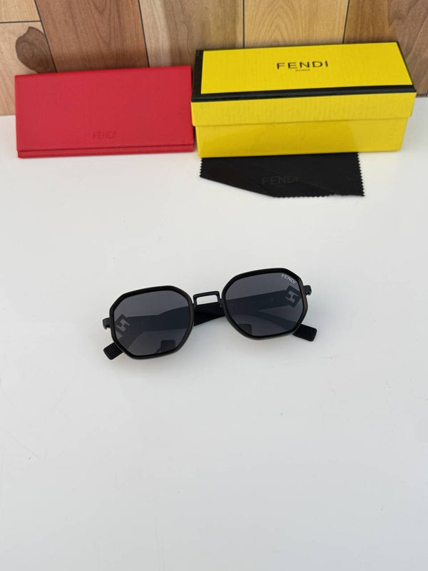 Fendi_441_black