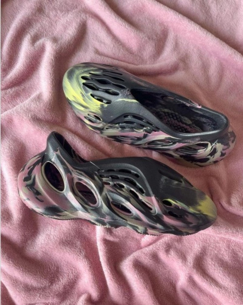 Adidas Yeezy Foamrunner MX Carbon