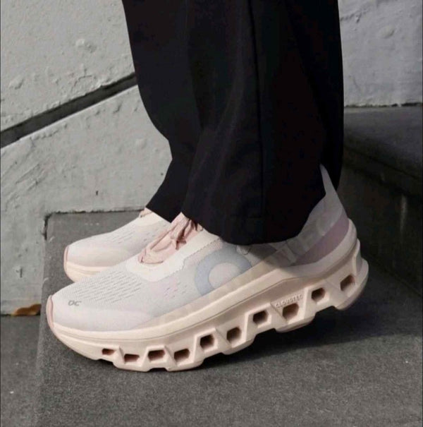 On Cloud Monster Women Moon Fawn 742