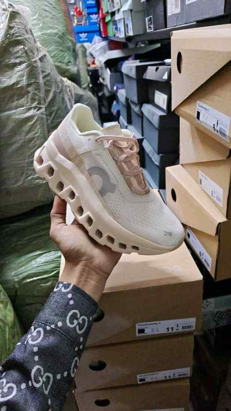 On Cloud Monster Women Moon Fawn 742