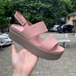 Crocs Brooklyn Womens Wedge Sandals pink