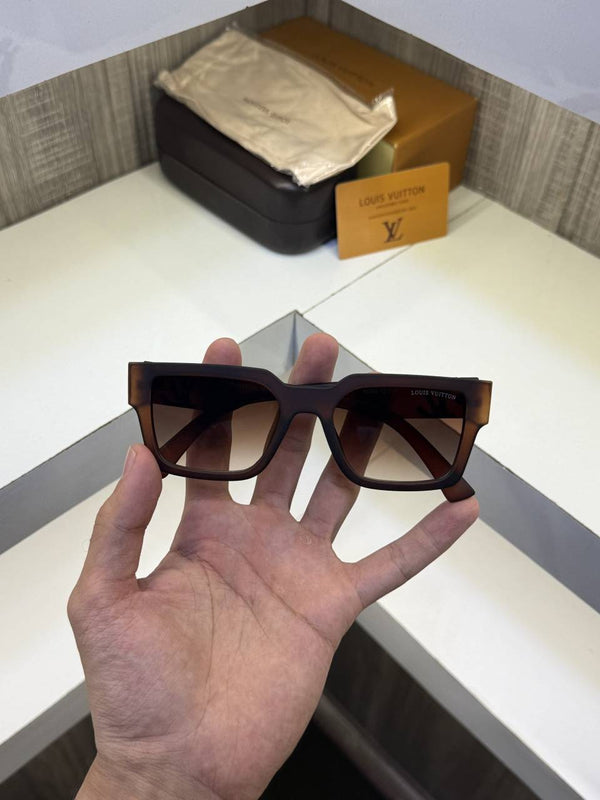 Louis Vuitton 88082 Brown