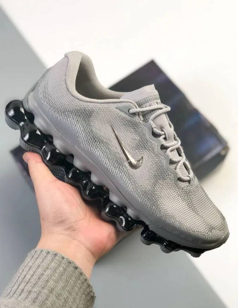 Nike Liquid Max Grey