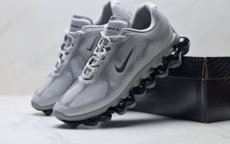 Nike Liquid Max Grey