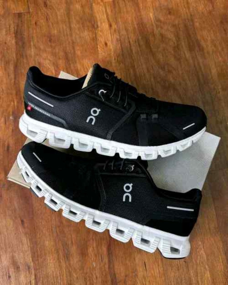 On Running Cloud 5 Black White womens 200