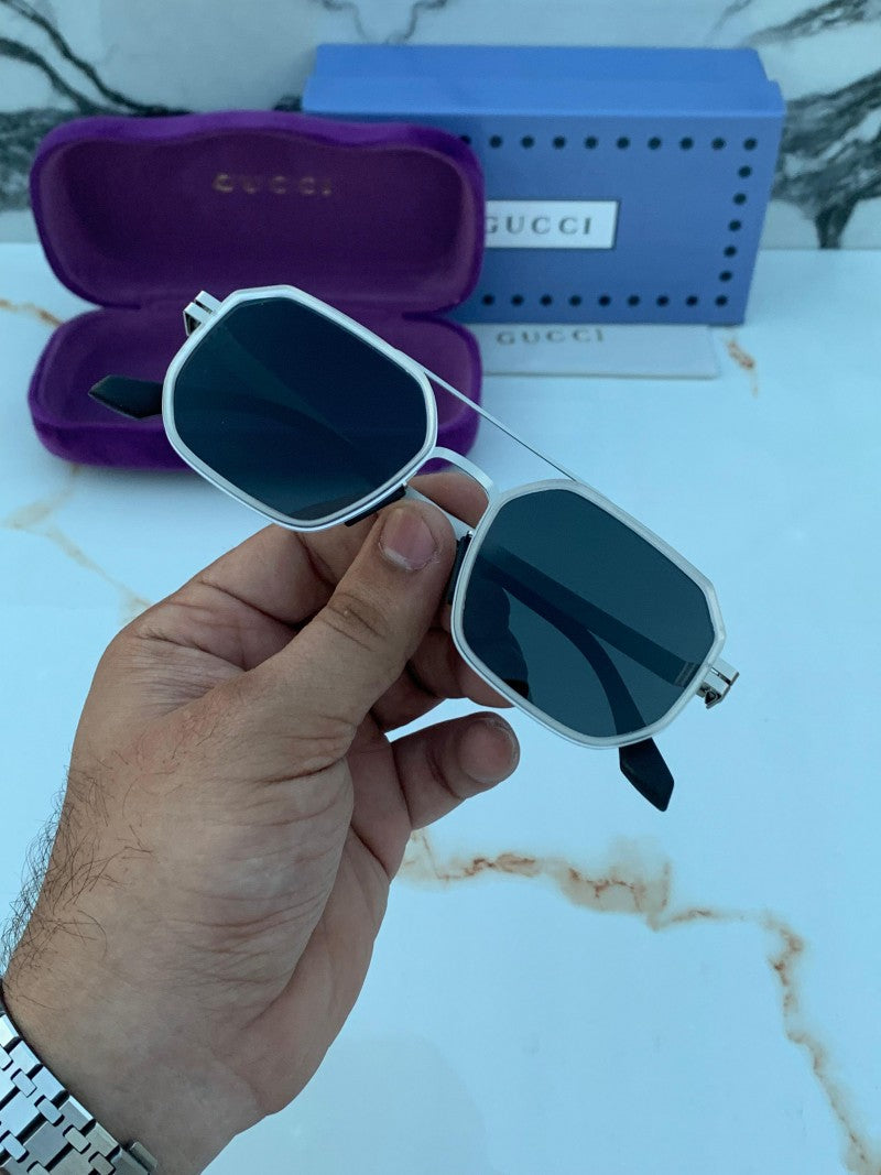 Gucci_007_white_black