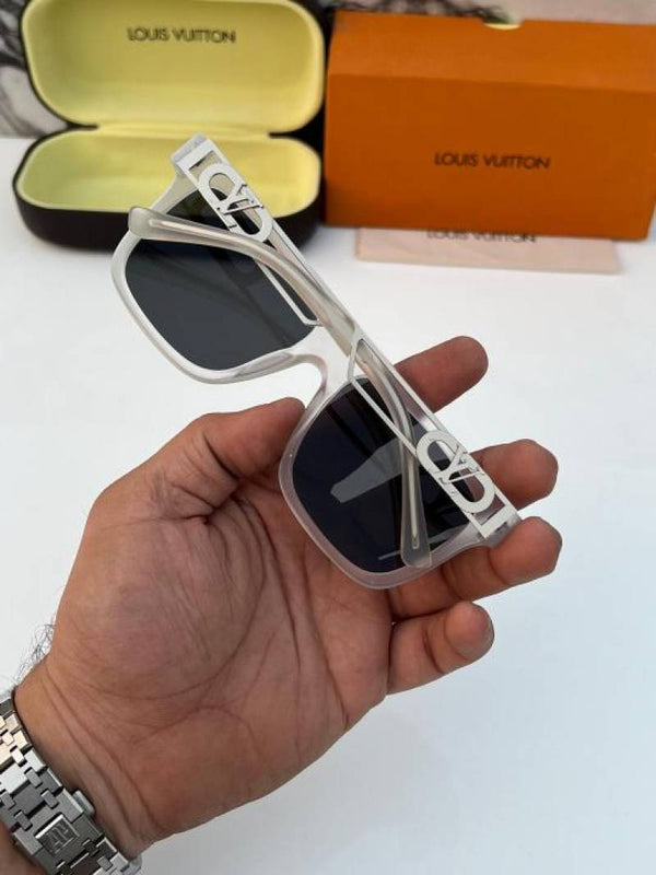 Louis Vuitton_128_white_black
