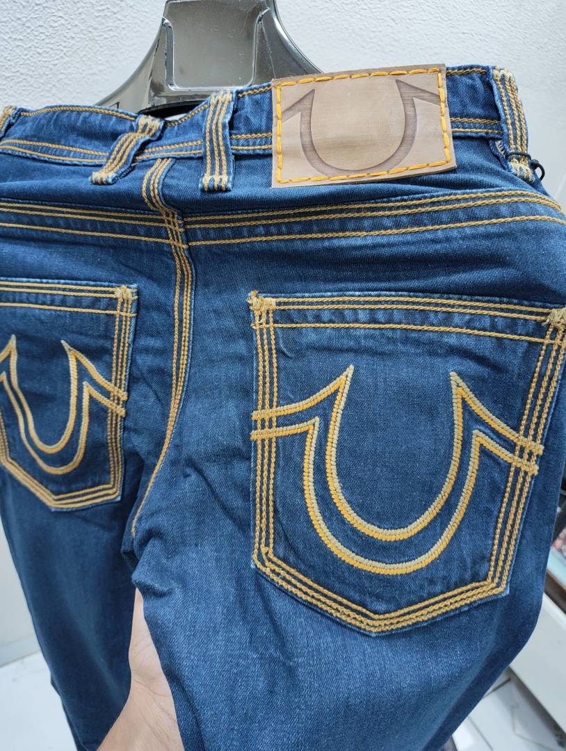 TRUE RELIGION IMPORTED STORE ARTICLE JEANS