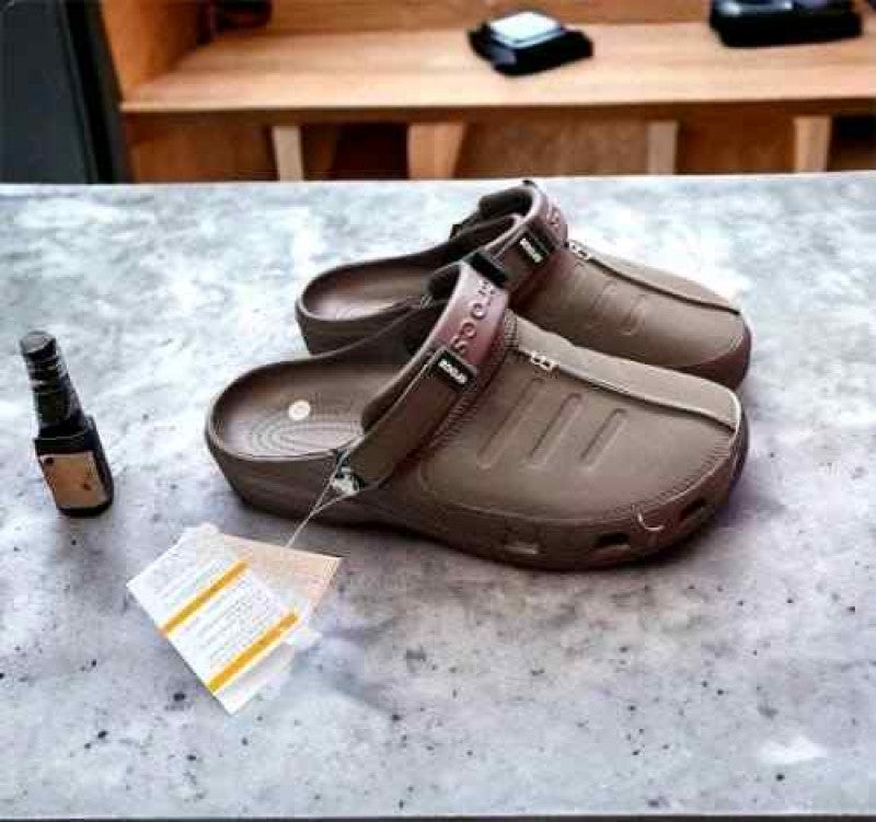Crocs YUKON BROWN CLOG 5