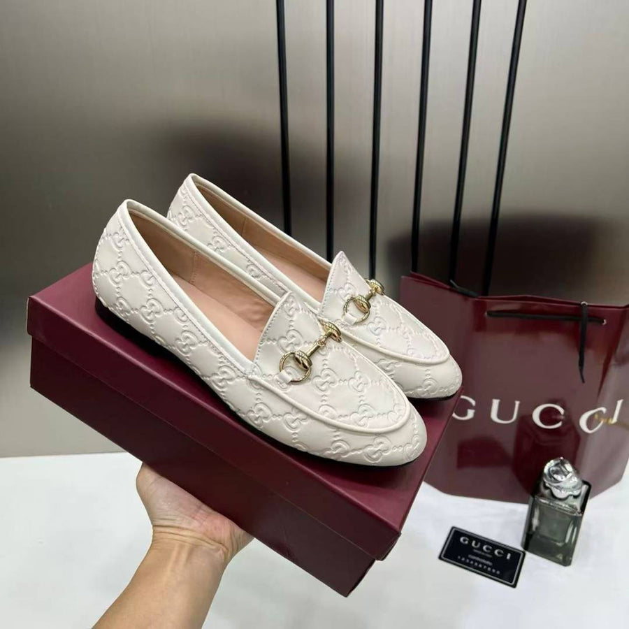 Gucci_Womens_Jordaan_Loafers_Wid_OG_Box_&_Carry_Bag_Beige_White_A885-1C