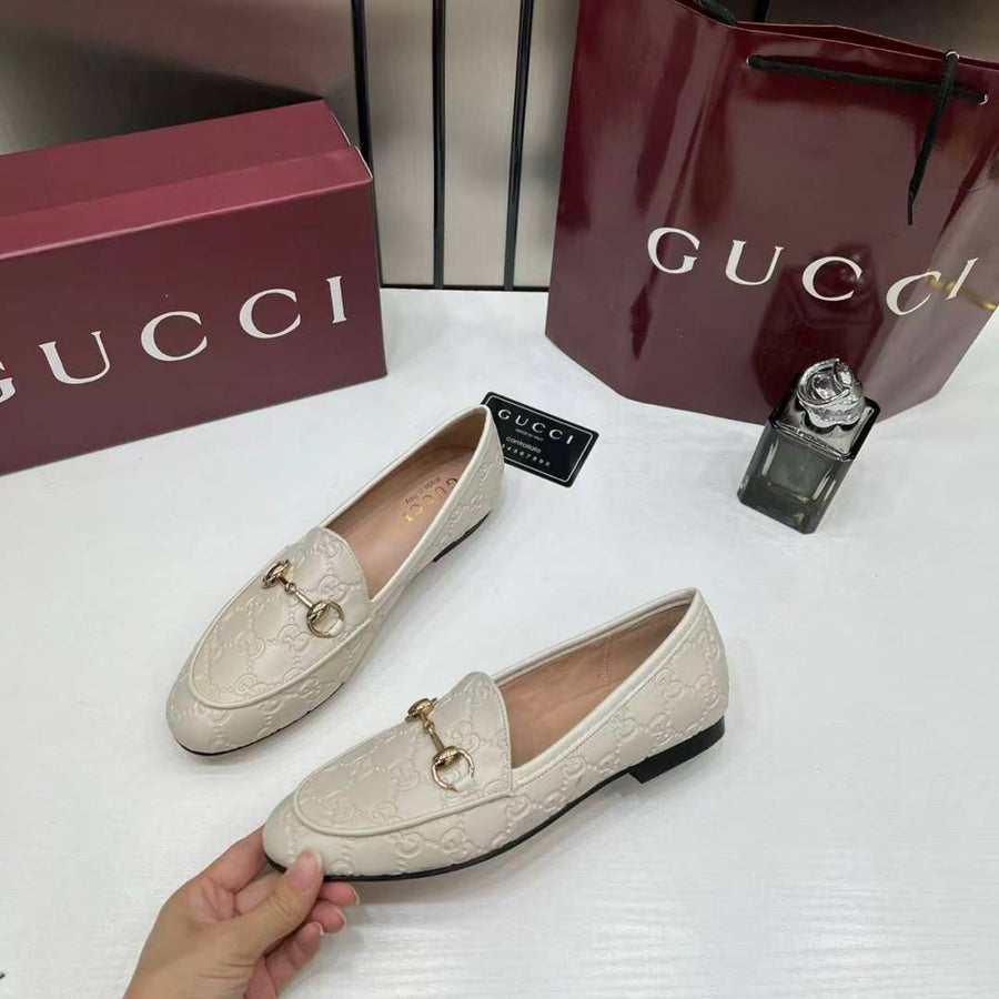 Gucci_Womens_Jordaan_Loafers_Wid_OG_Box_&_Carry_Bag_Beige_White_A885-1C