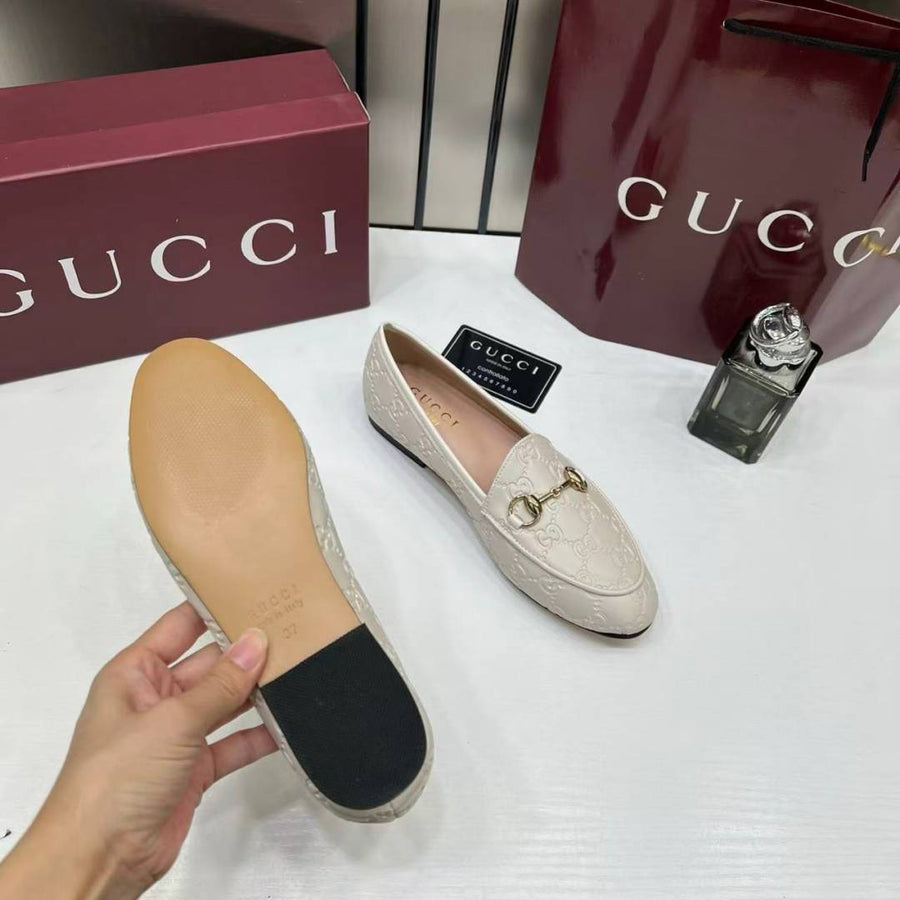 Gucci_Womens_Jordaan_Loafers_Wid_OG_Box_&_Carry_Bag_Beige_White_A885-1C