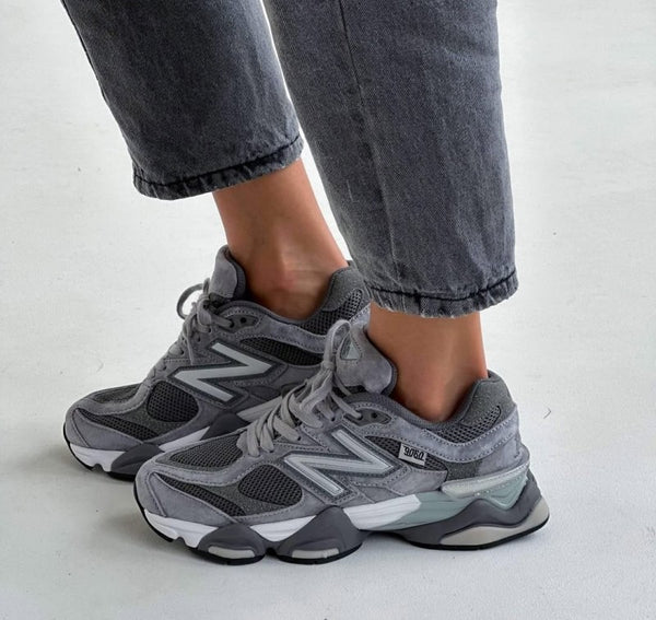 9060 Cool Grey 584