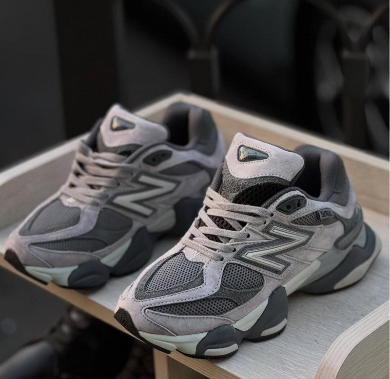 9060 Cool Grey 584