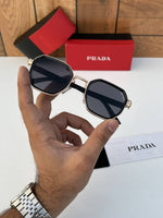 Prada_660_gold_black