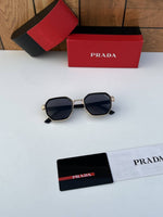 Prada_660_gold_black