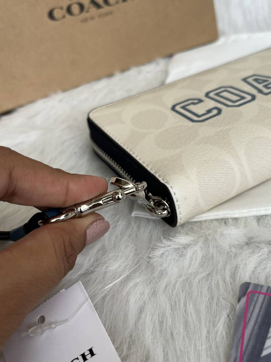 Coach_9-3_Premium_quality_zipper_Wallet_With_Box_Tags_DustCover_Highend_Qualitu