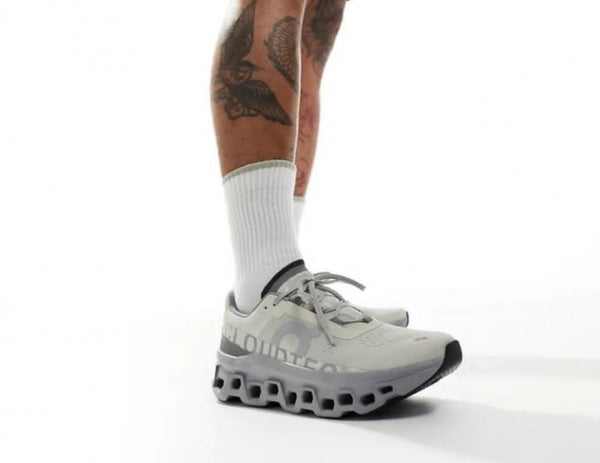 On cloudmonster Ice Alloy