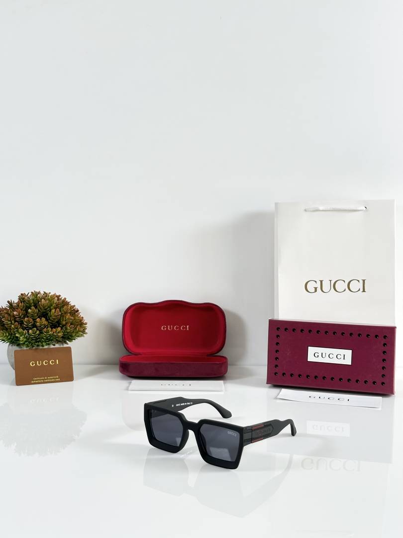 Gucci 02 Mate Black