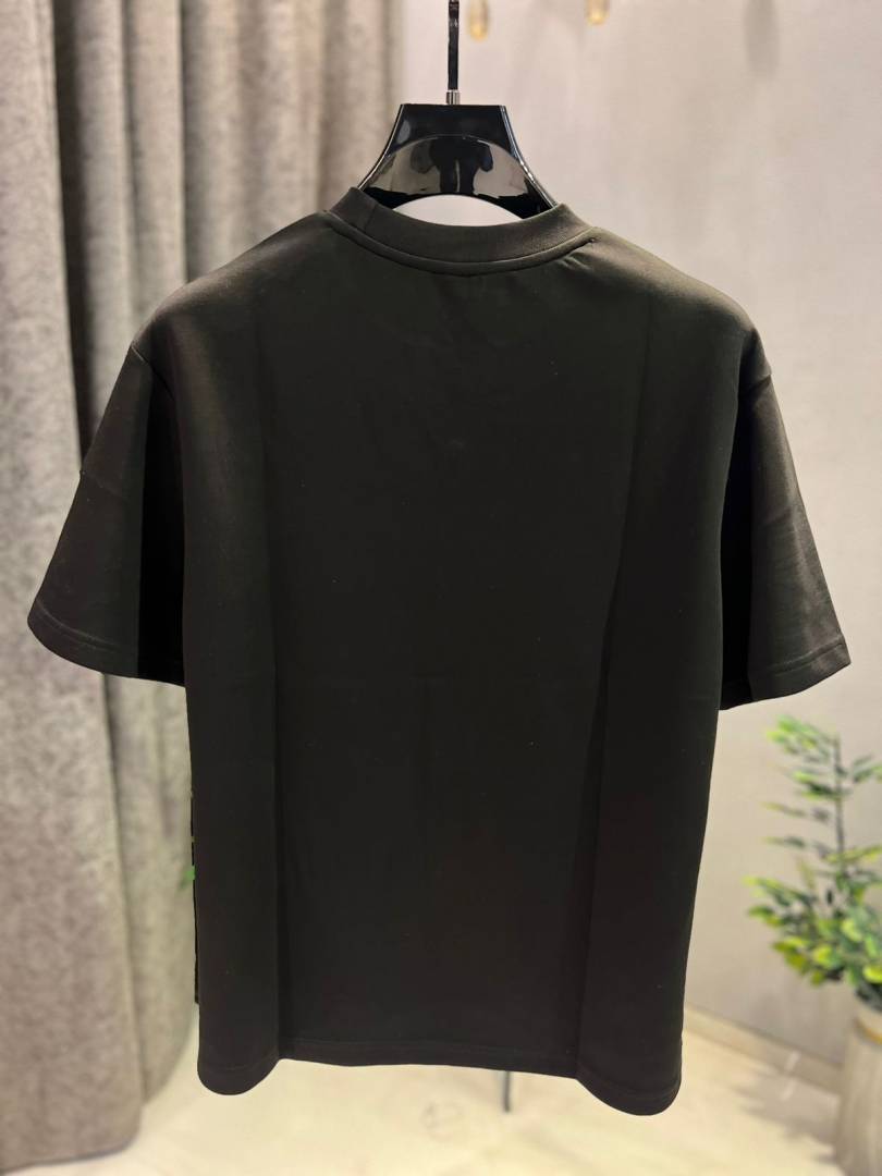 KOREAN IMPORTED HIGH DEMAND ARTICLE T-SHIRT BLACK