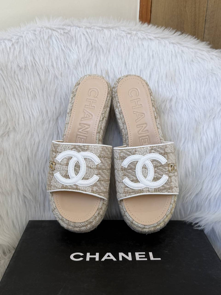 Chanel_Platform_Slides_Gold_For_Women_With_Original_Box_And_Carry_Bag