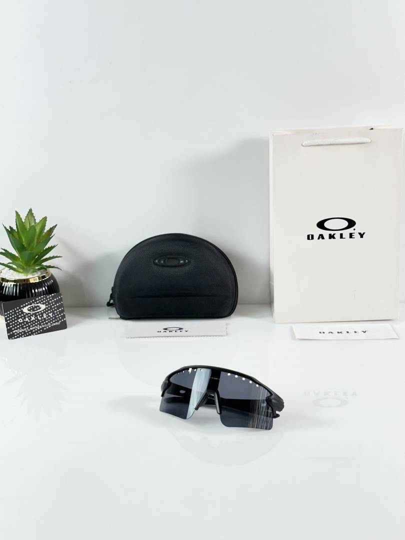 Okley 0958 Black