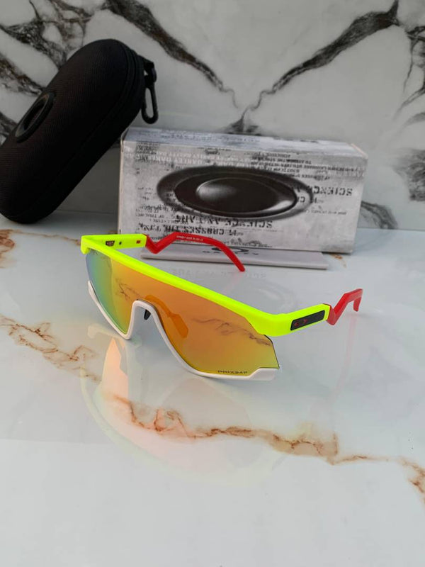 Oakley_9280_neon