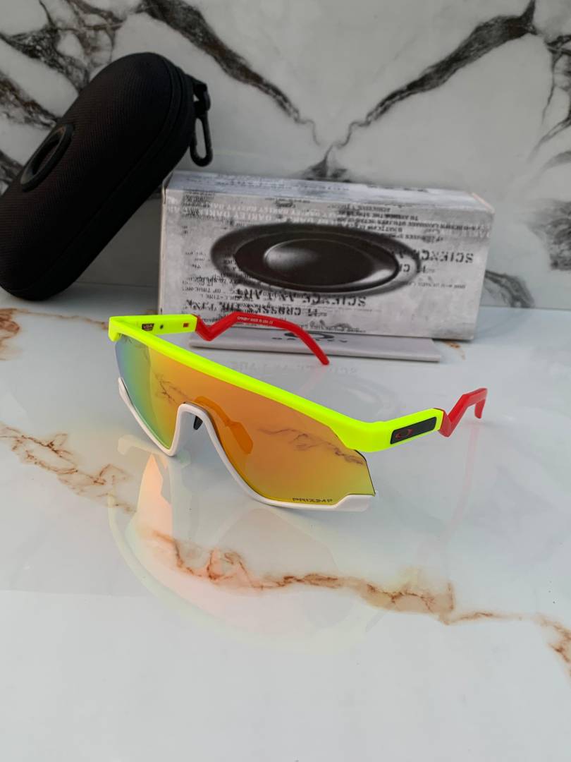 Oakley_9280_neon