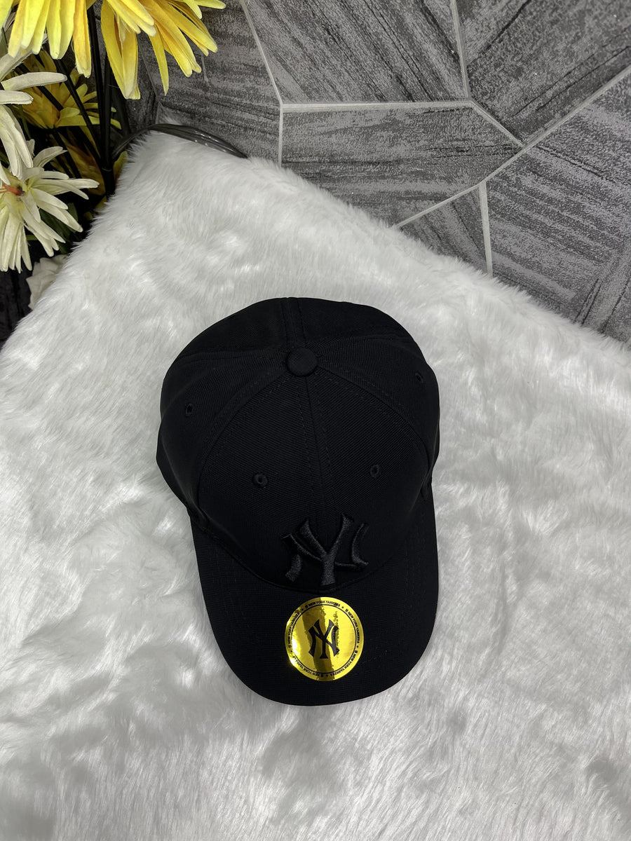 New York Yankees All Black Logo Premium Unisex Cap (With Safety Box)