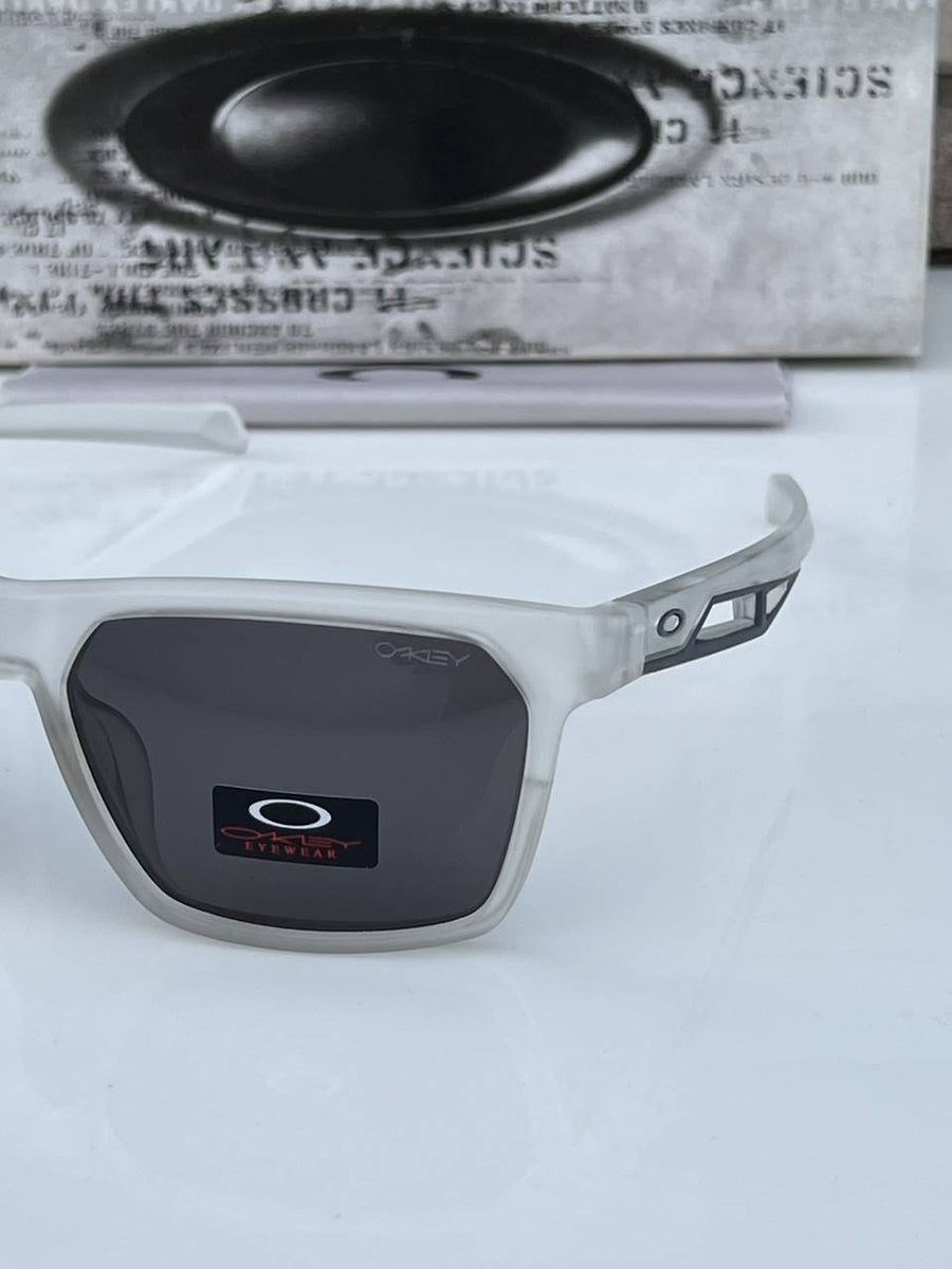 Oakley_3380_white_black