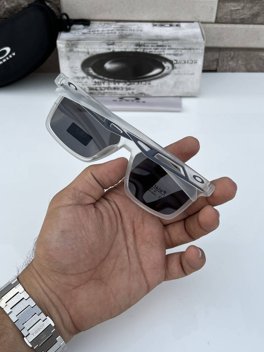 Oakley_3380_white_black