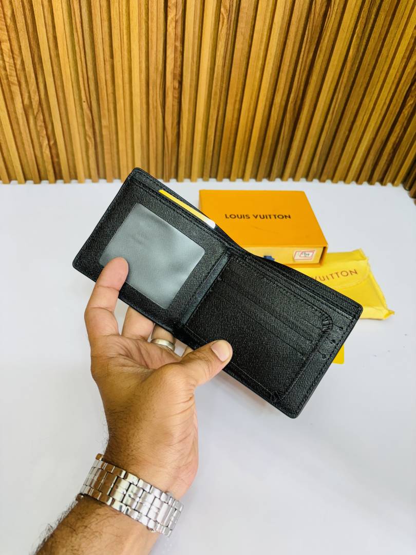 131 LV LOIUS VUTTON PREMIUM QUALITY WALLET