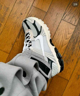 Nike Air Zoom Vomero 5 Supersonic 2562