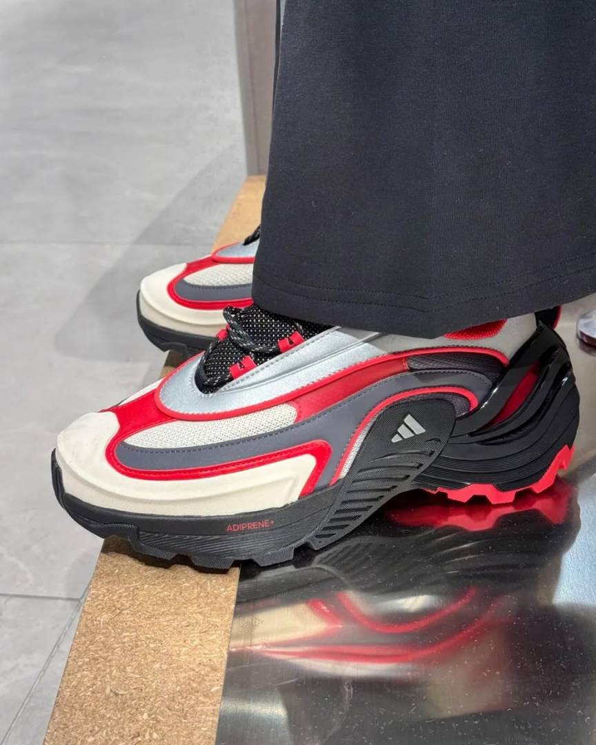 Adidas Wonder Runner Turbo Red