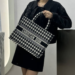 Dior_Book_Tote_Black_Oblique_With_OG_Box_&_Dust_Bag_&_Scarf_(Black_Cheks-843)