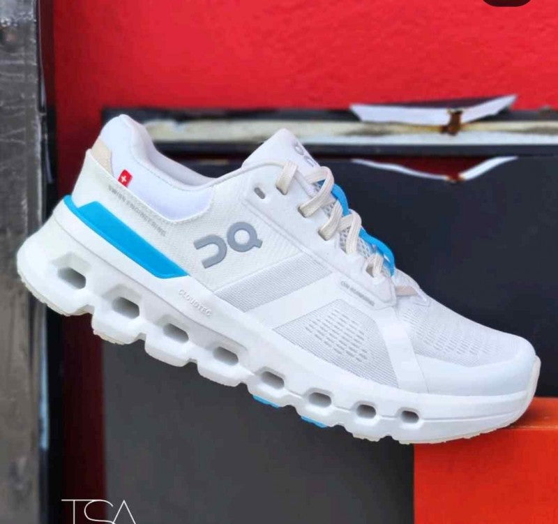 on cloudrunner 2 white horizon