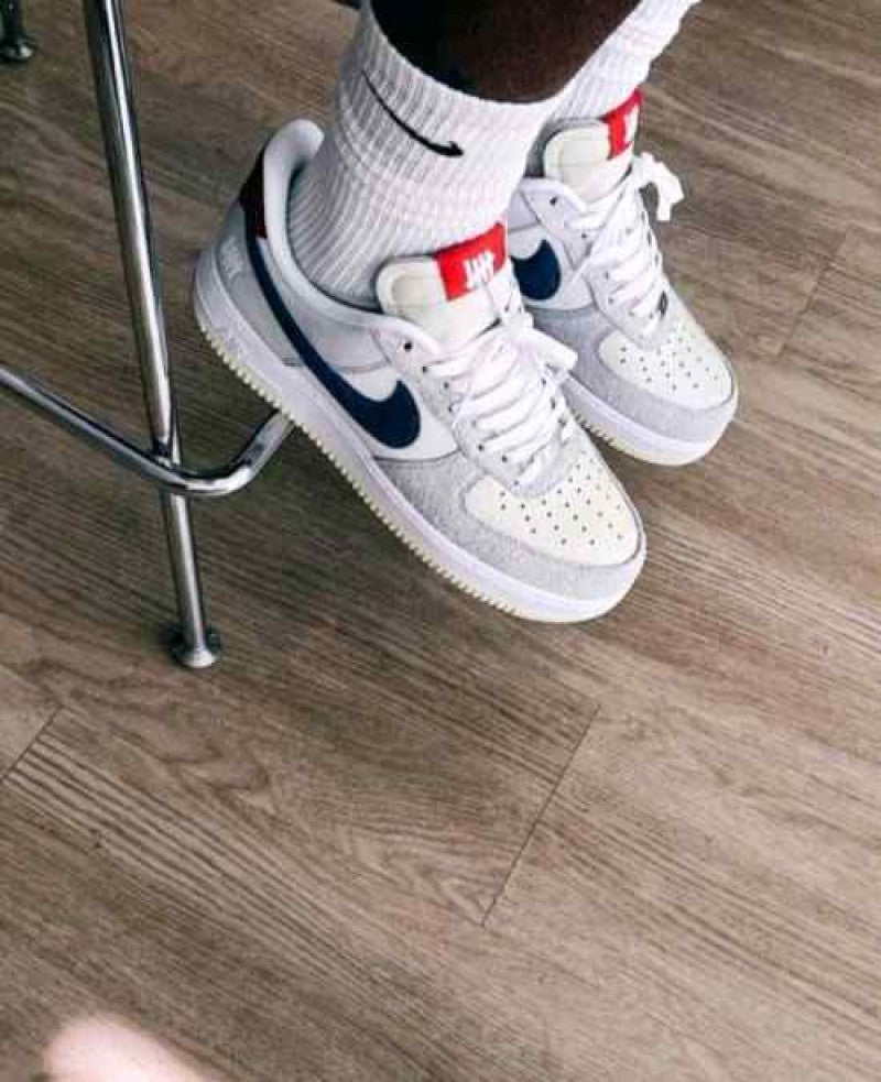 Nike AirForce 1 Low SP Undefeated
