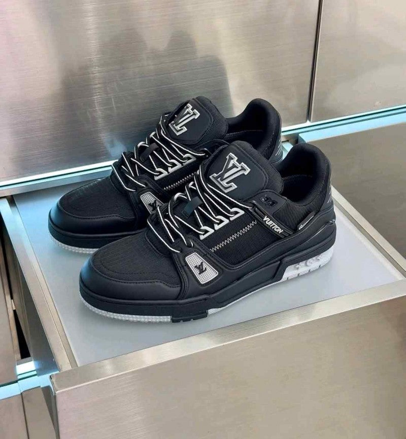 Louis Vuitton Sneaker Black Grey 844