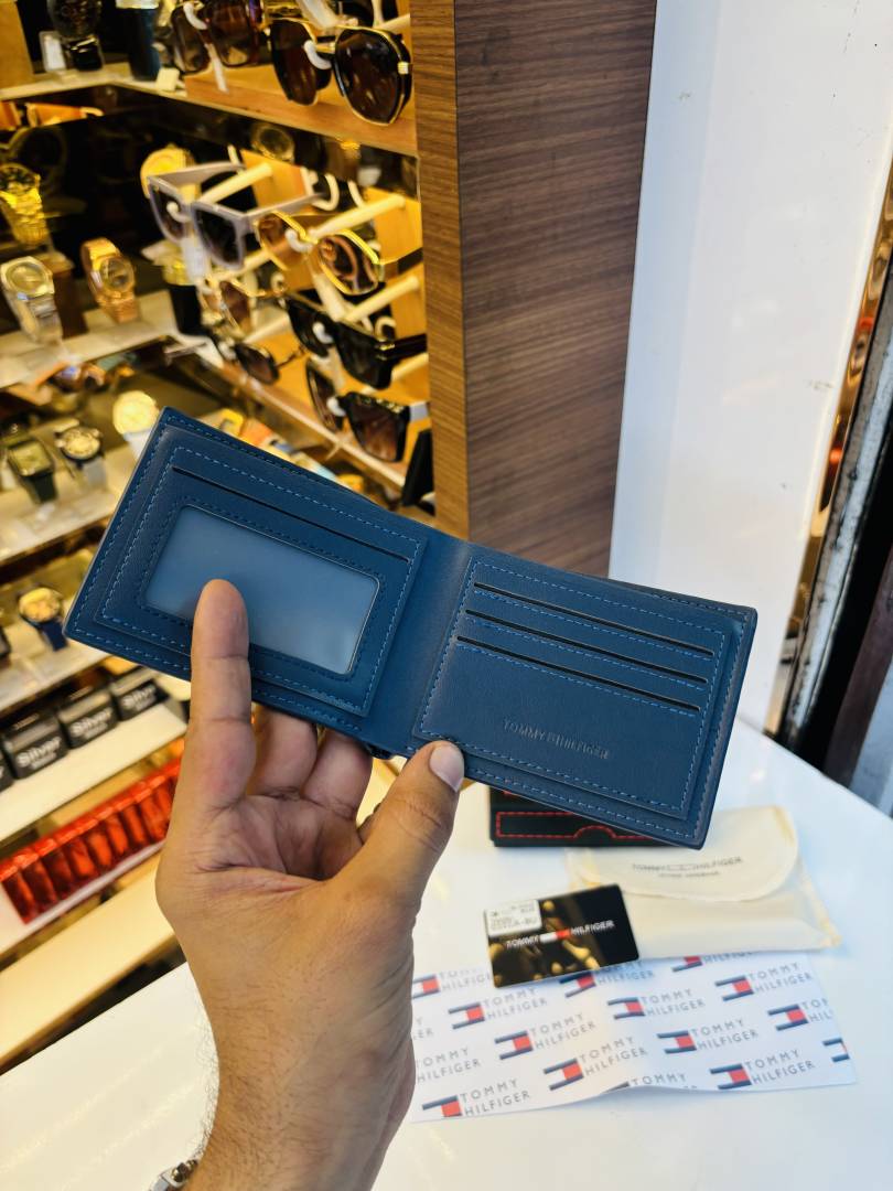 102 TOMMY HILFIGAR PREMIUM QUALITY WALLET