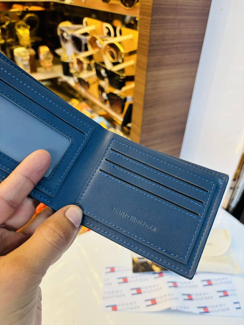 102 TOMMY HILFIGAR PREMIUM QUALITY WALLET