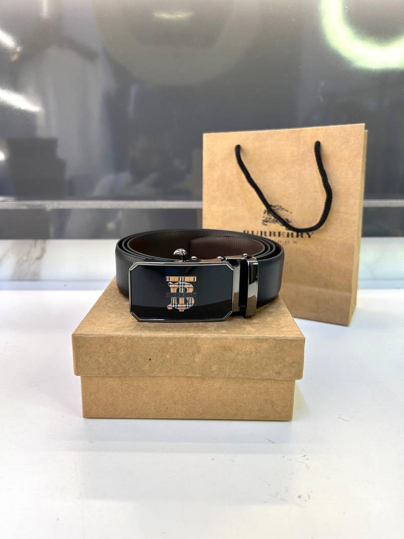 Burberry Auto Lock Black Fa 200