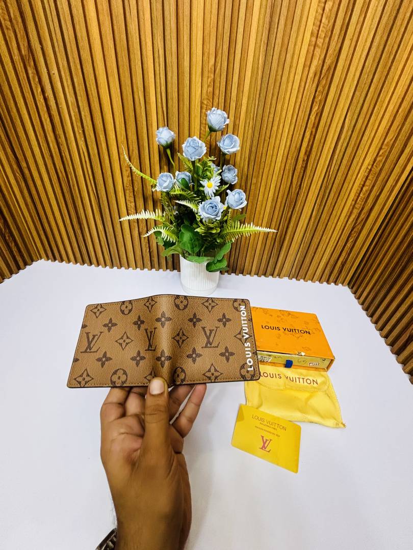 137 LV LOUIIS VUITTON PREMIUM QUALITY WALLET