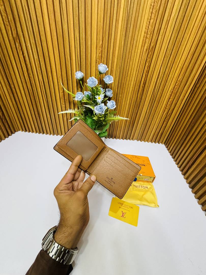 137 LV LOUIIS VUITTON PREMIUM QUALITY WALLET