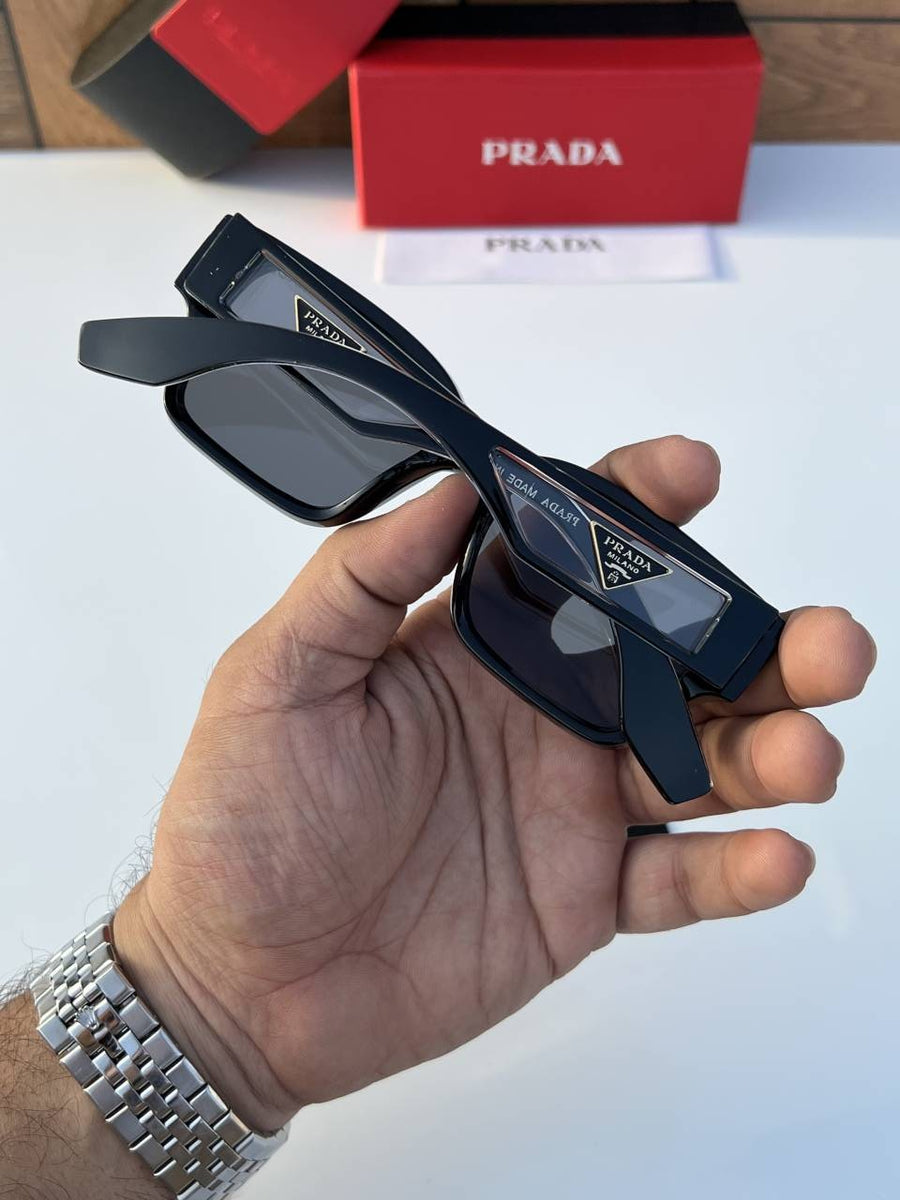 Prada_899_glossy_black