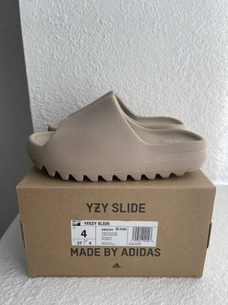 Adidas Yeezy Slide Pure with adiddass blue box