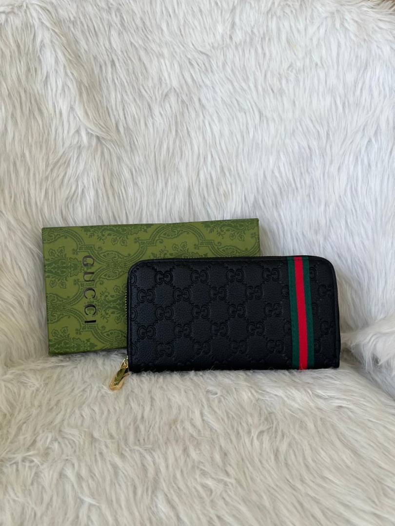 Gucci_153_Zippy_LongWallet_With_OriginalBox