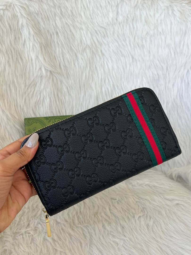 Gucci_153_Zippy_LongWallet_With_OriginalBox
