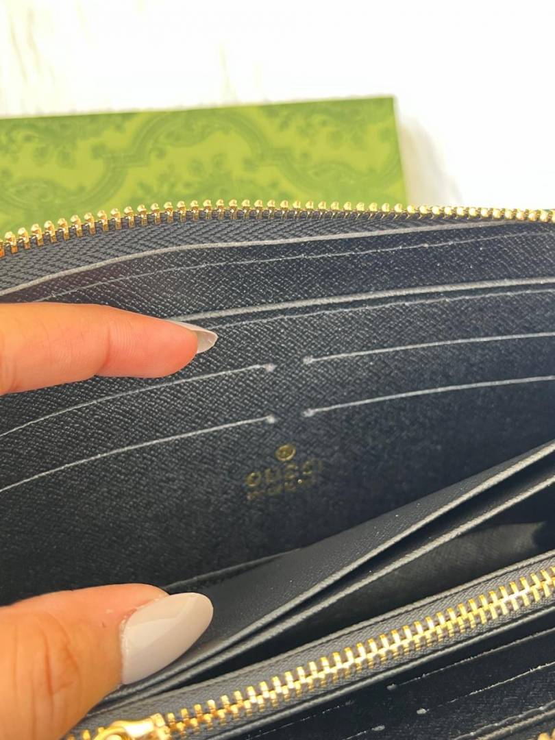 Gucci_153_Zippy_LongWallet_With_OriginalBox